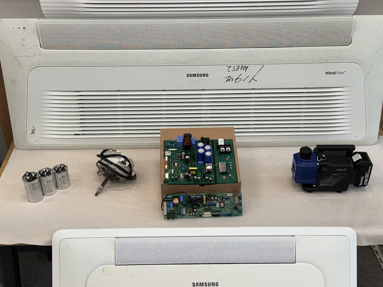 캐패시터, 팬모터, PCB, 진공펌프 등 수리 실습 부품과 장비